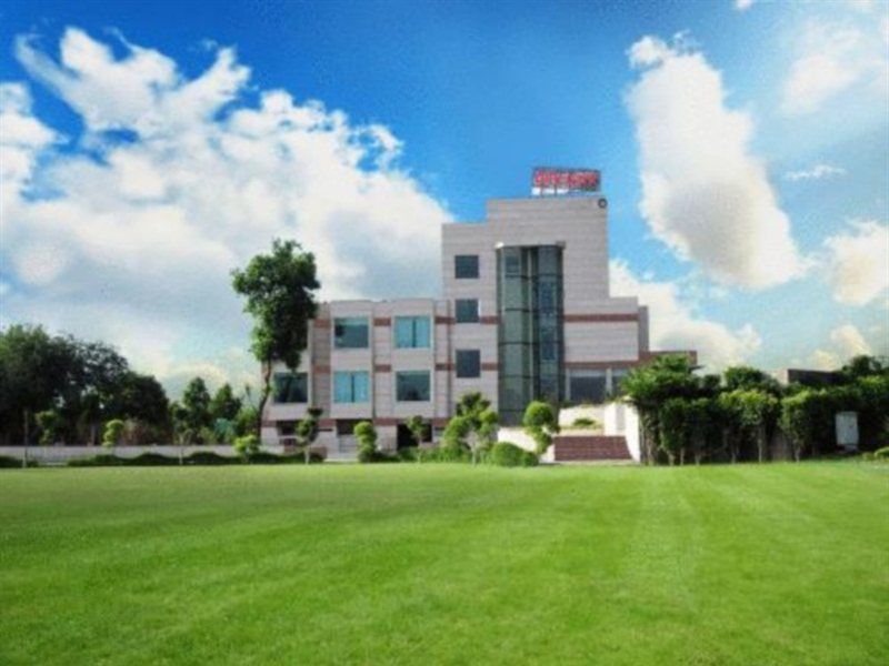 City Park Airport Gurgaon Extérieur photo